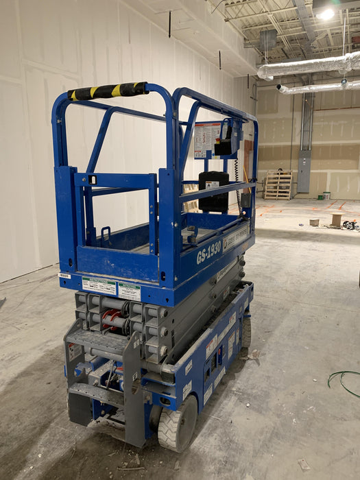 2020 Genie GS-1930 Solid Non Marking Tires, Beacon, Folding rails with half height swing gate