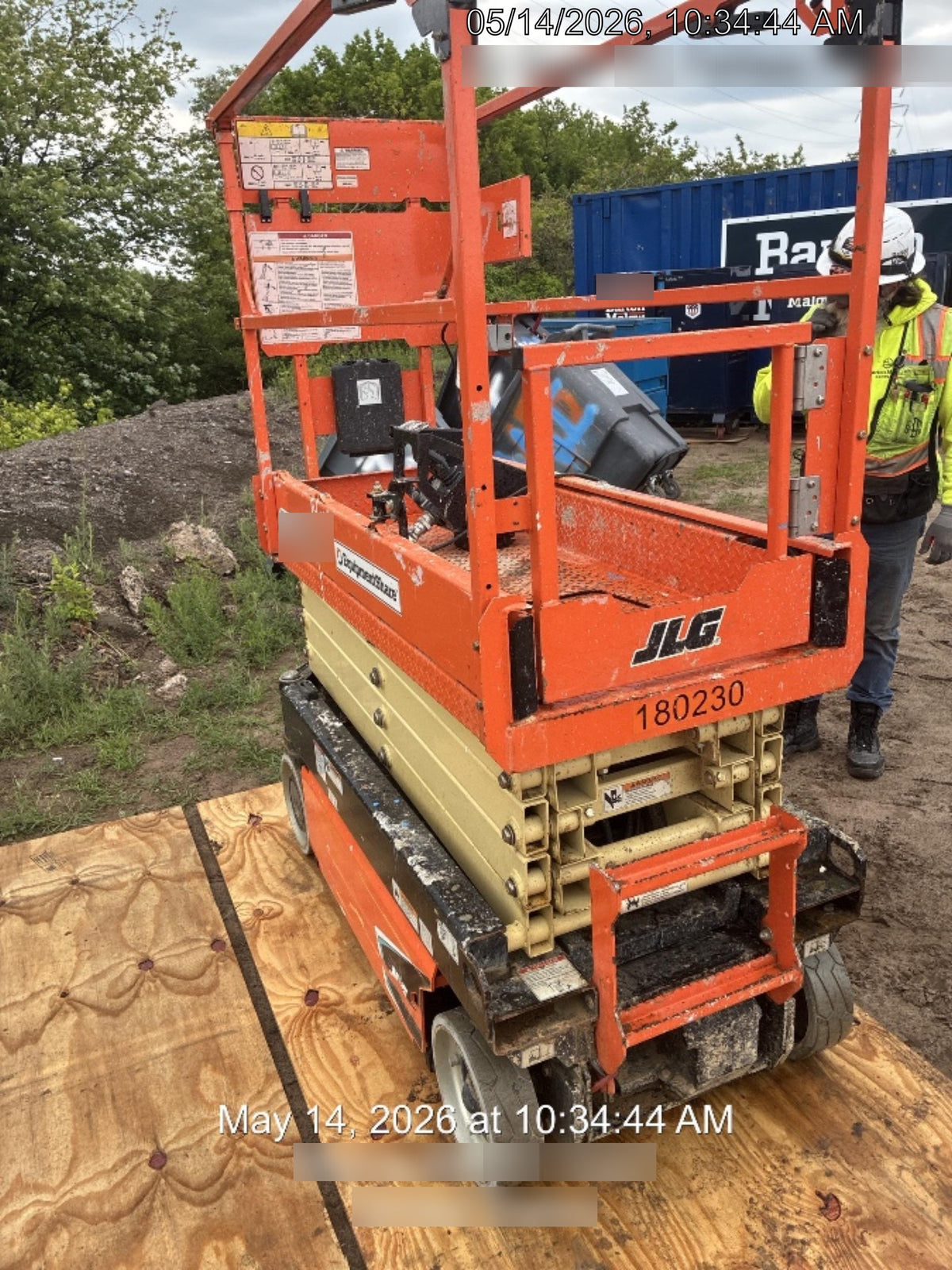 2021 JLG ES1932