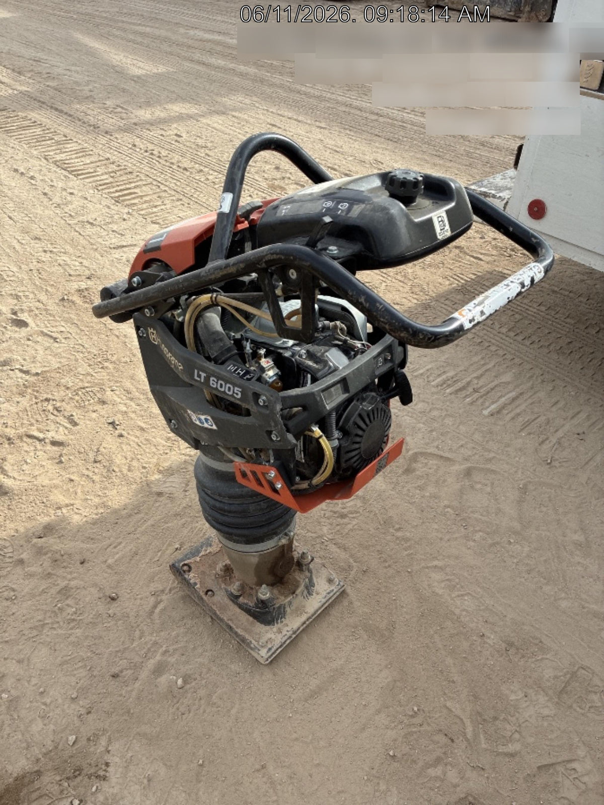 2025 HUSQVARNA LT6005