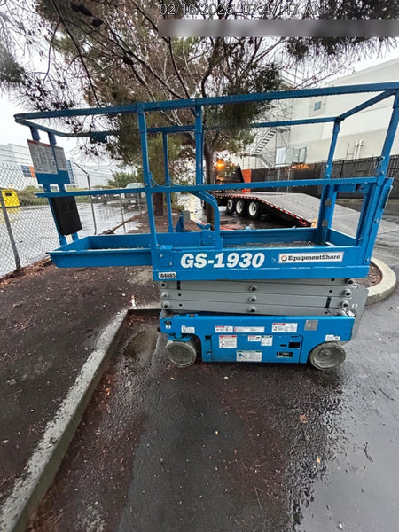 2020 Genie GS-1930 Solid Non Marking Tires, Beacon, Folding rails with half height swing gate, 800W Inverter