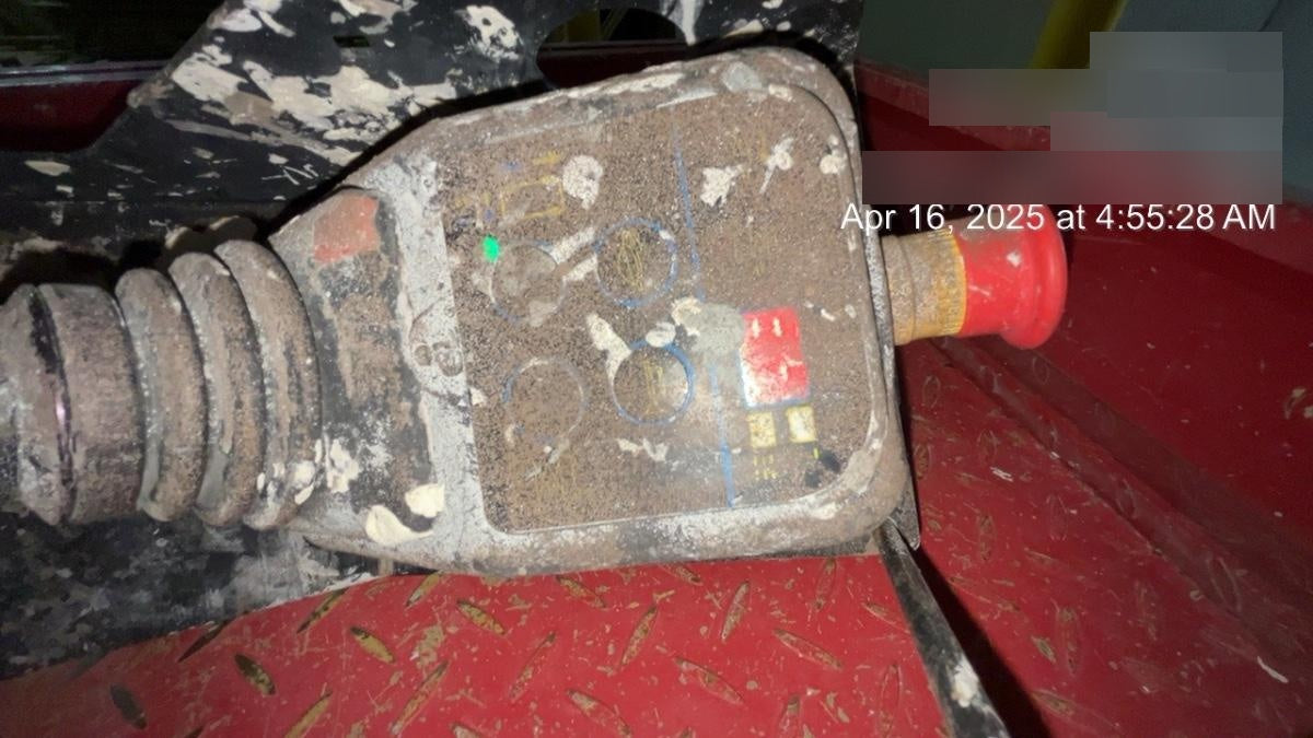 2020 MEC 1330SE Solid NM Tires, Steel Swing out Doors, LCS, Beacon, 900W Inverter