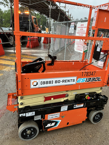 2021 JLG ES1330L