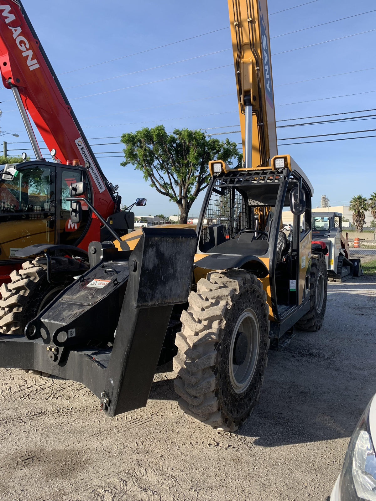 2022 SANY STH1056