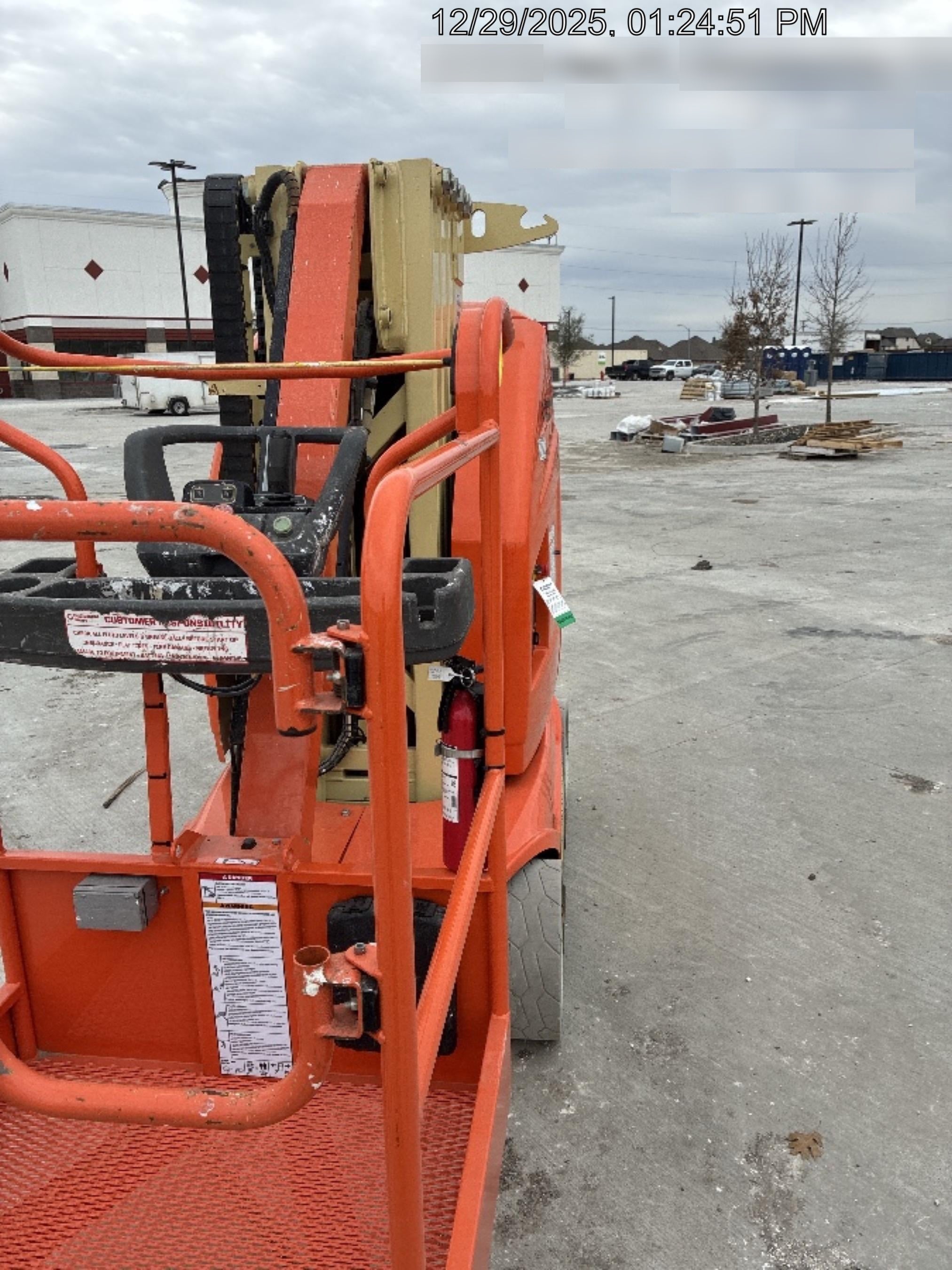 2022 JLG 26E
