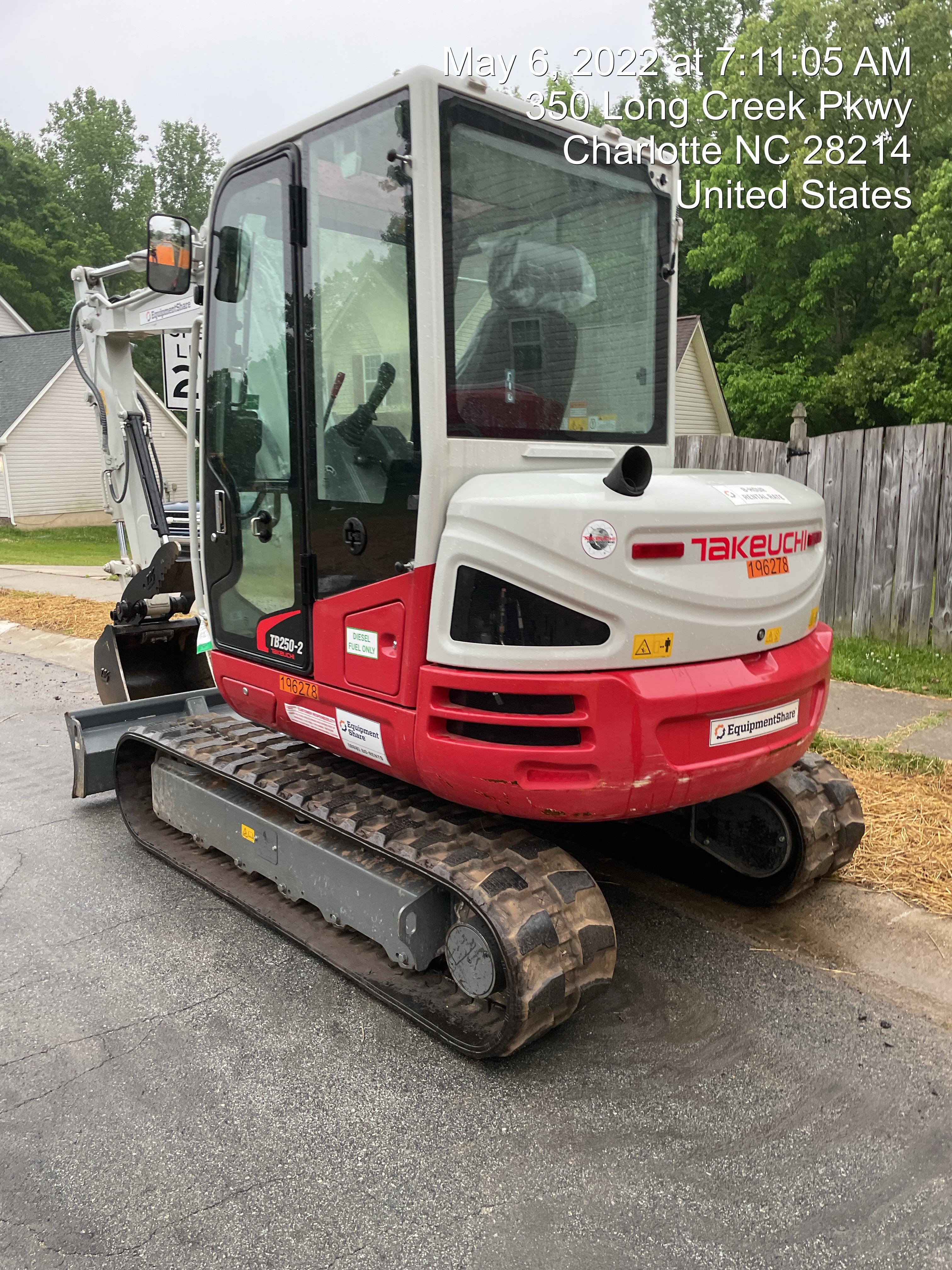 2021 TAKEUCHI TB250-2C