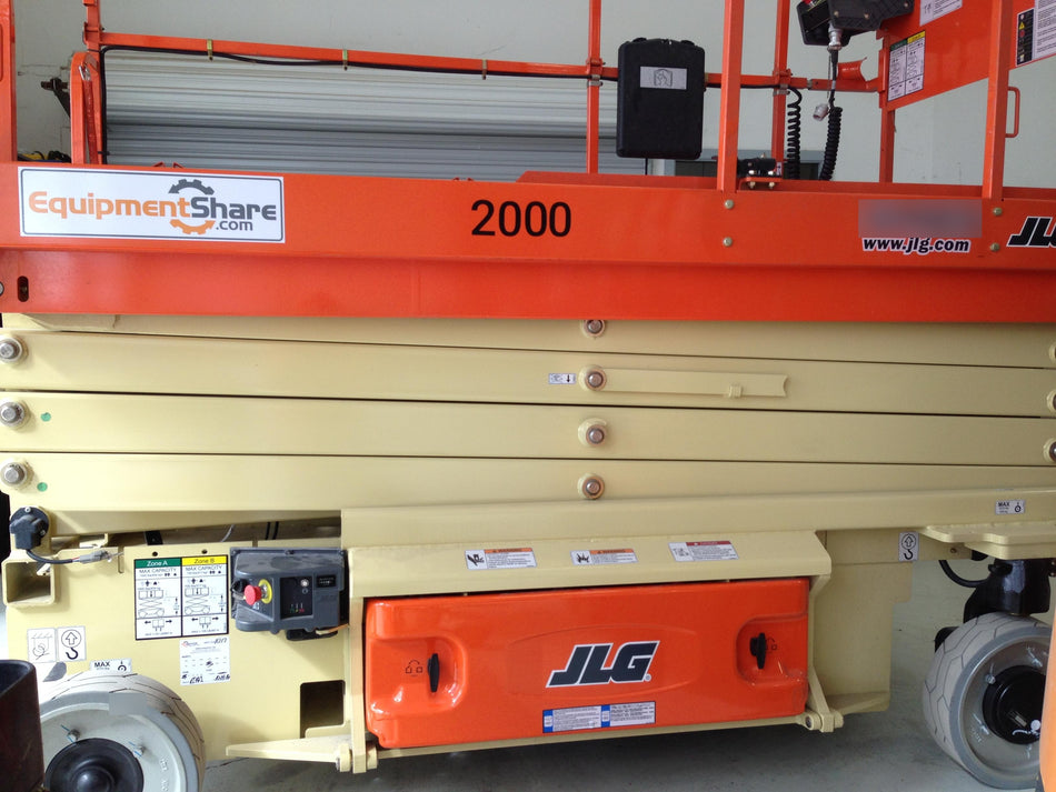 2016 JLG 3246ES