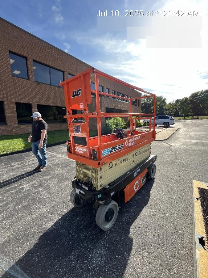 2023 JLG ES2632