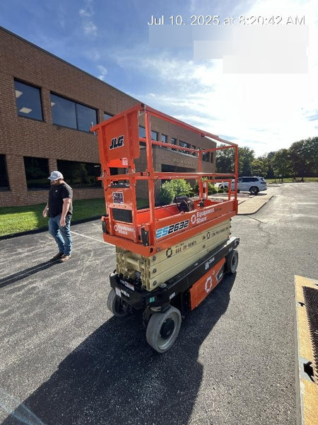 2023 JLG ES2632