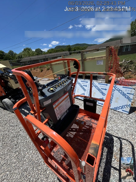 2025 JLG E300AJP