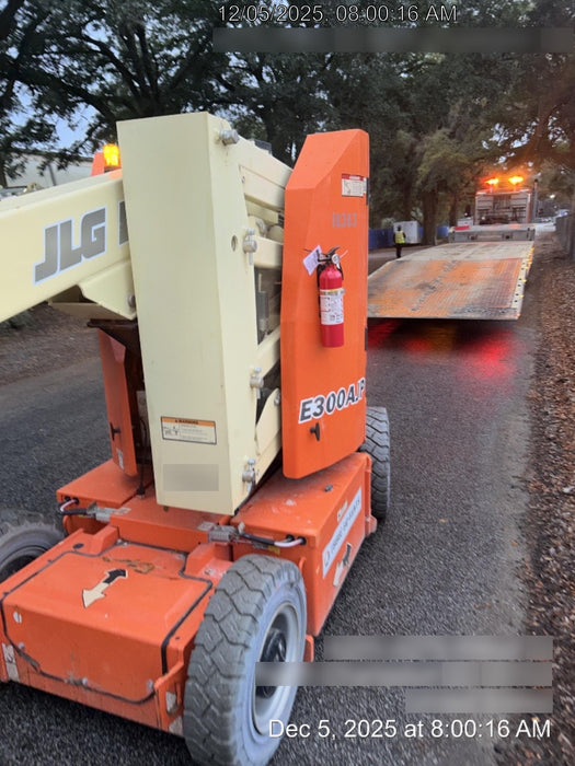 2019 JLG E300AJP