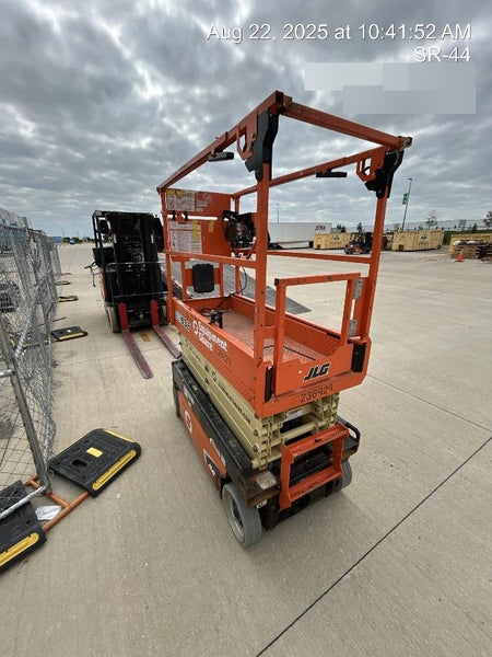 2022 JLG ES1932