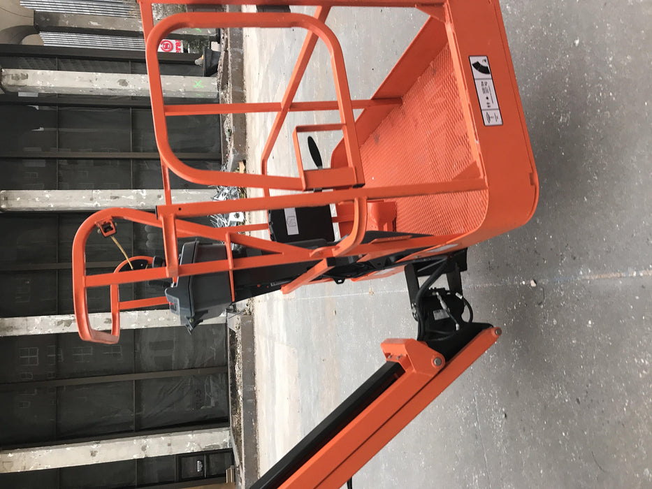 2019 JLG E450AJ
