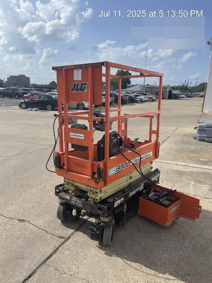 2021 JLG ES1330L