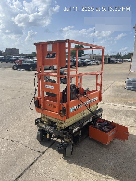 2021 JLG ES1330L