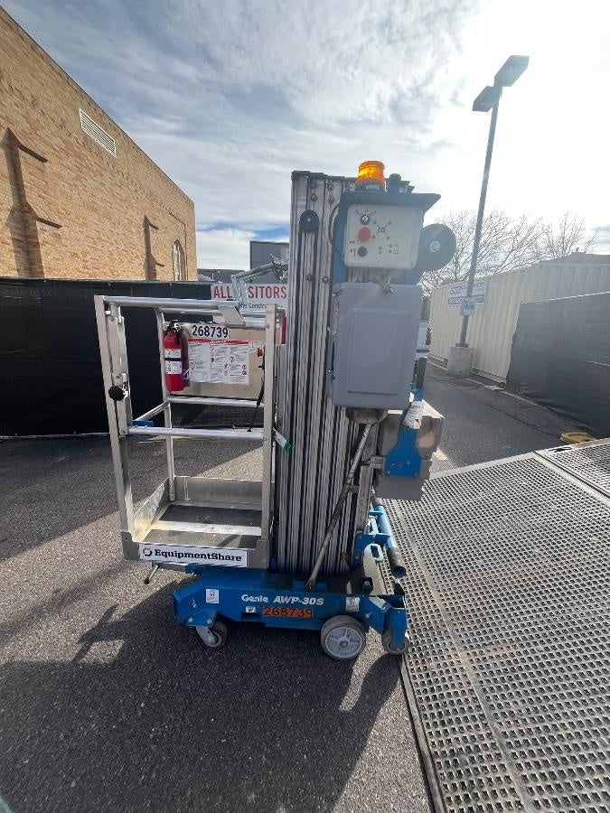 2022 GENIE AWP-30S DC