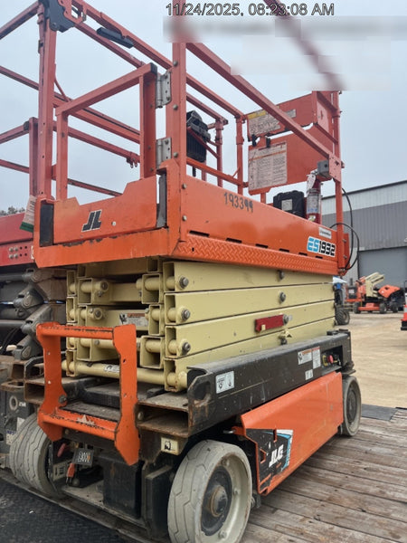 2021 JLG ES1932