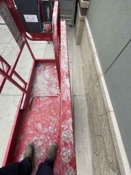 2020 MEC 1330SE Solid NM Tires, Steel Swing out Doors, LCS, Beacon, 900W Invertor