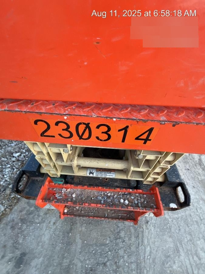 2022 JLG ES1932