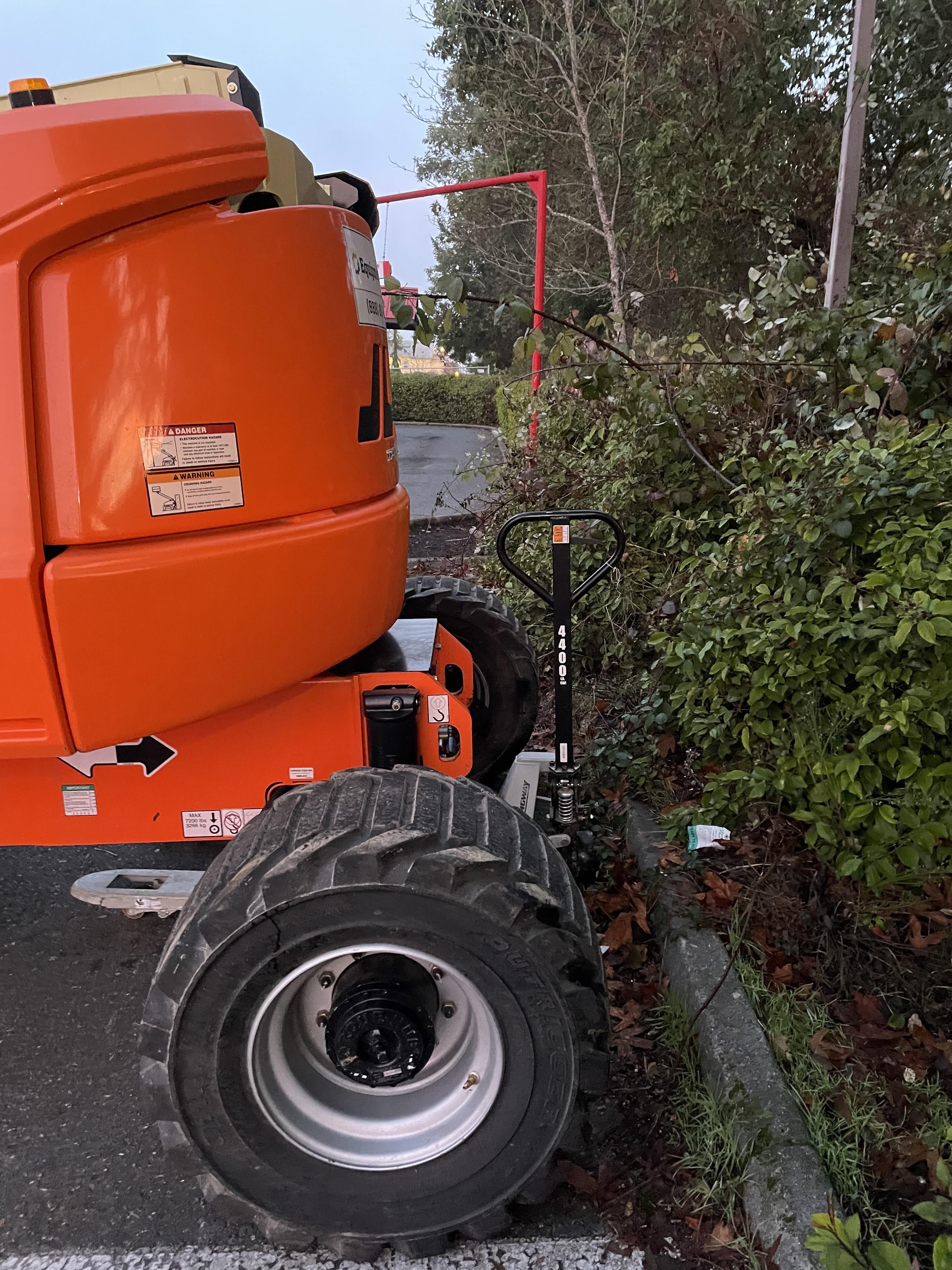 2021 STRONGWAY 4400 lb Pallet Jack