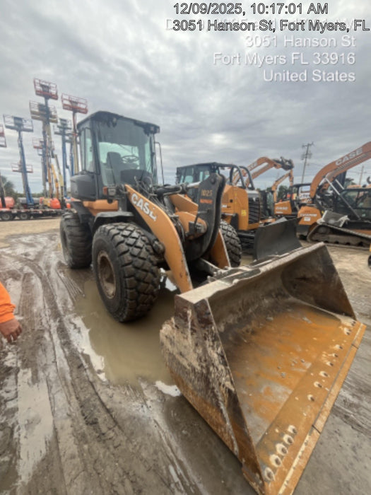 2018 Case 621G CLOSED CAB, 1 FUNCTION, JRB 416 STYLE HYD COUPLER