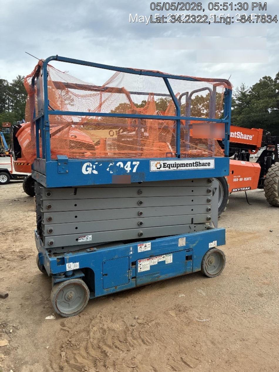 2019 Genie GS-4047 Folding rails with half height swing gate