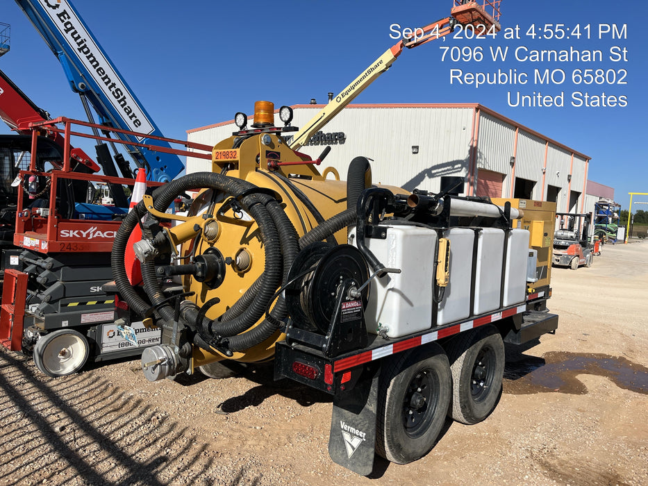 2022 Vac-Tron LP573XDT T4 Koehler Diesel Engine, 500 Gallon Debris Tank, x2 100 Gallon Water Tanks