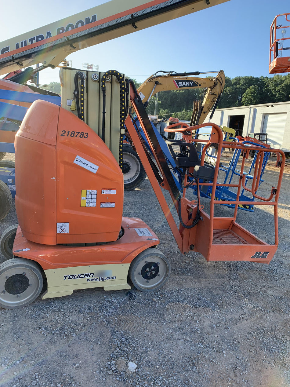 2022 JLG 26E