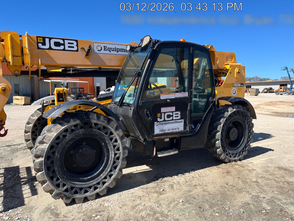 2019 JCB 509-42 Cab/Heat/Air, 74 HP, Solid Tires, STD Worklight, Beacon, Aux Hydraulics, Lifting Eye, Back up Alarm w/66" Carriage/60" Forks