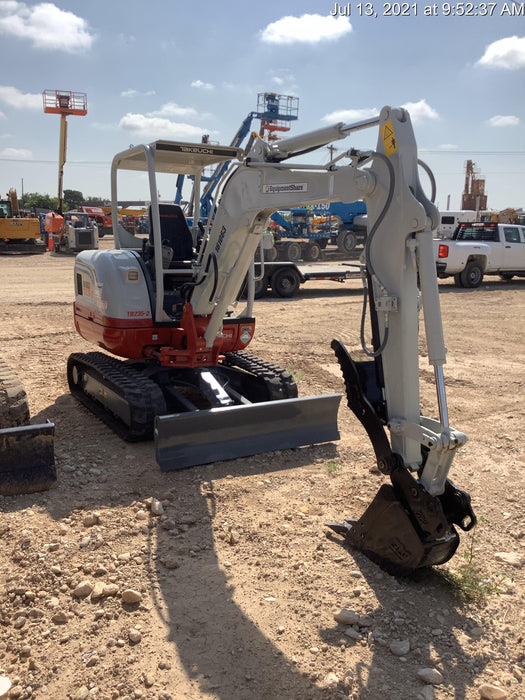 2021 TAKEUCHI TB235-2R