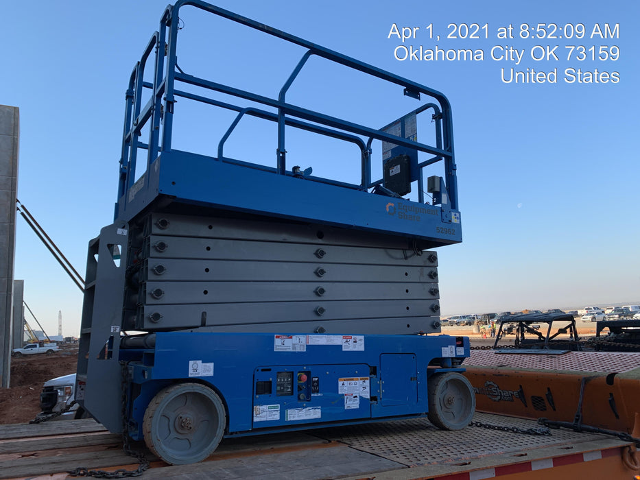 2019 Genie GS-4047 Folding rails with half height swing gate