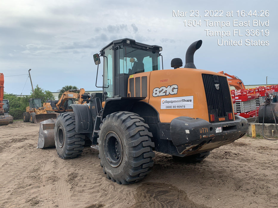 2018 Case 821G CLOSED CAB, JRB 418 STYLE HYD COUPLER