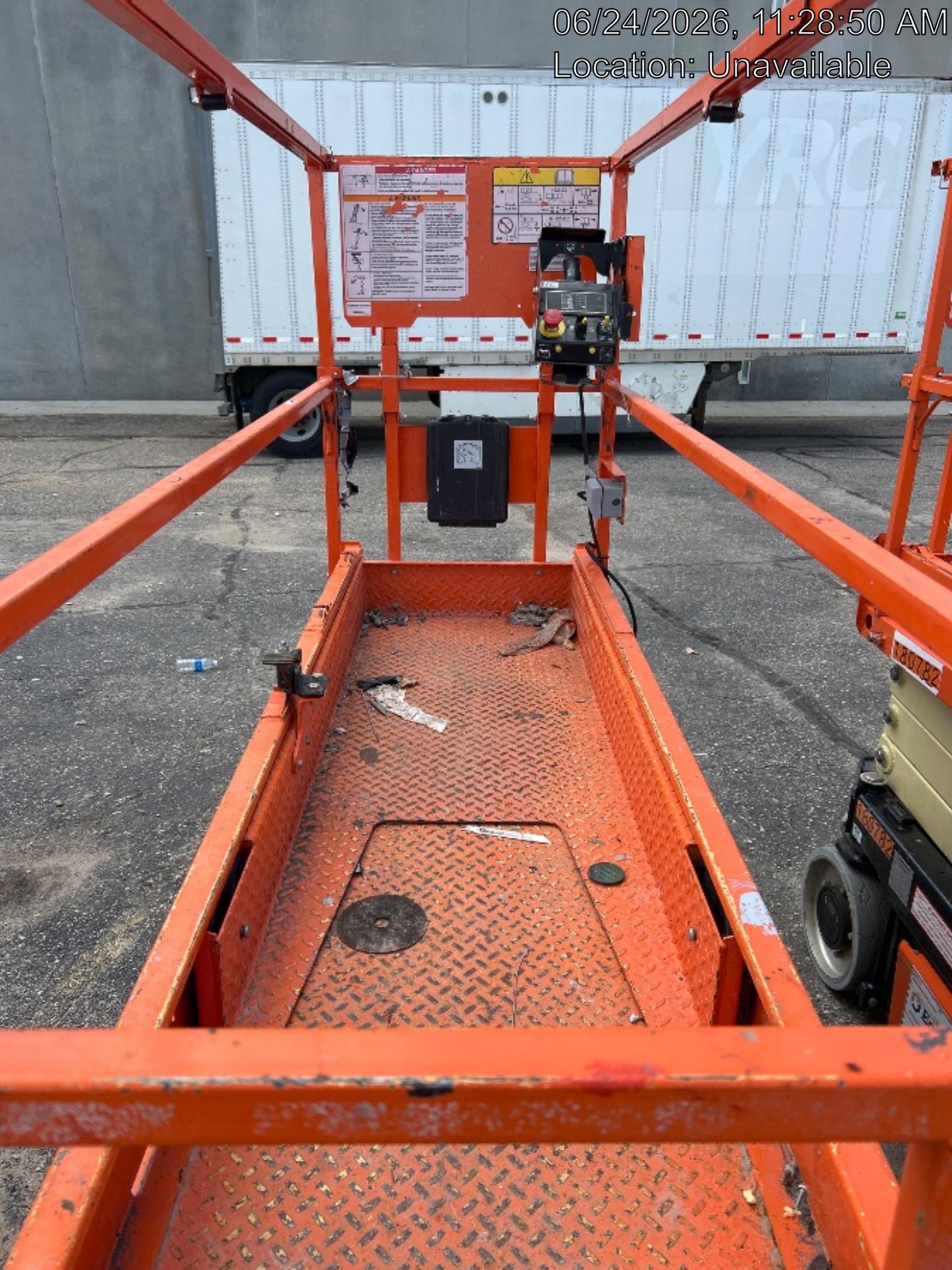 2022 JLG ES2632