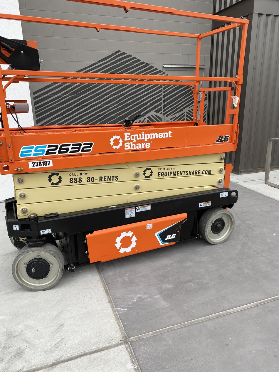 2022 JLG ES2632
