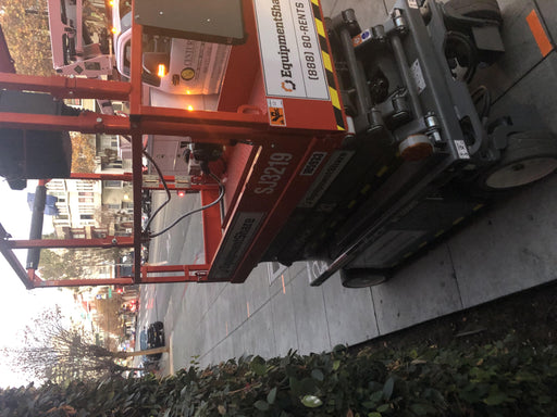 2020 Skyjack SJIII-3219 Solid NM Tires, Half height spring hinged entry gate, Dual Beacons, 800W Inverter