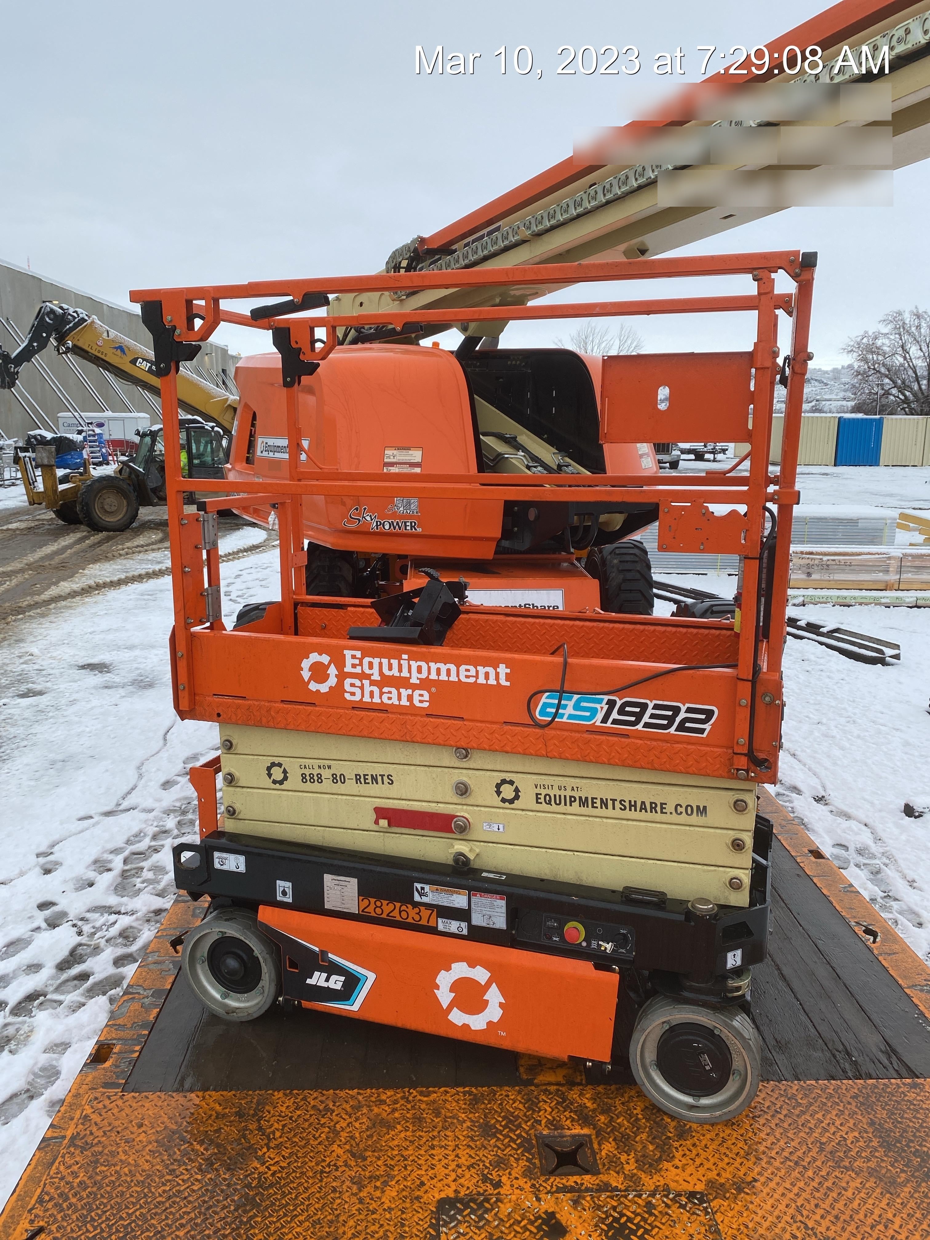 2022 JLG ES1932