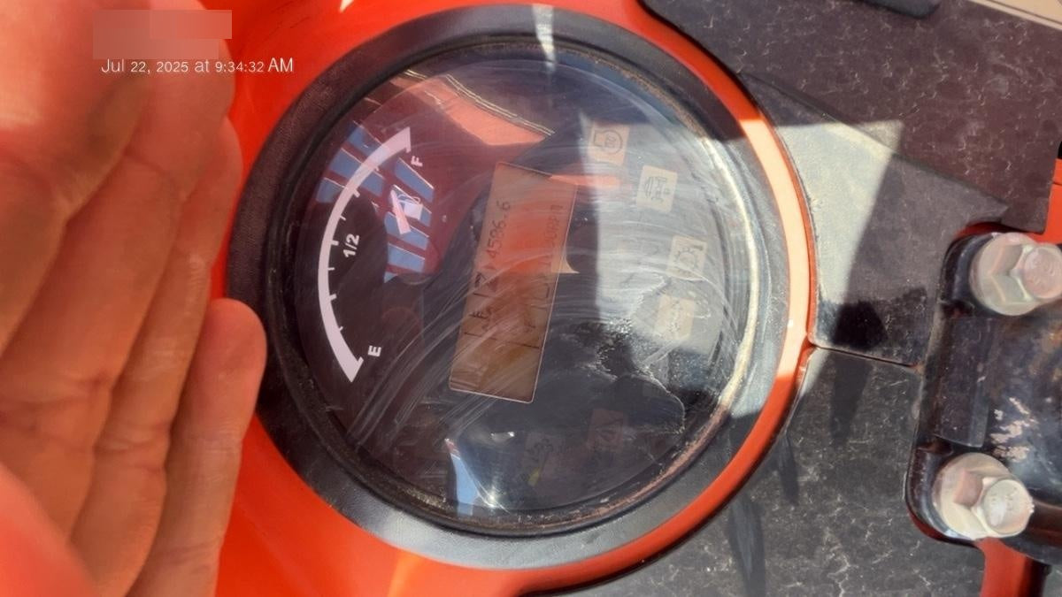 2018 Skytrak 8042 JLG Skytrak 8042, Solid Tires (shipping-Boss), Open ROPS, Beacon and Work Light Package