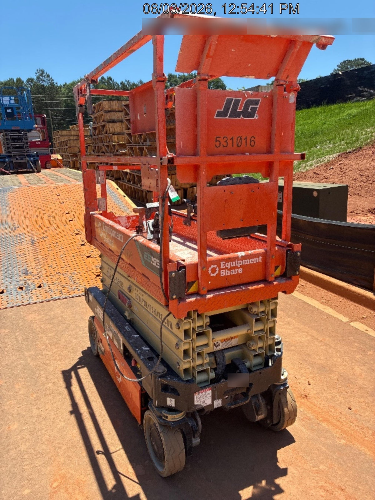 2025 JLG ES1932