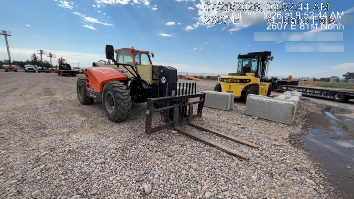 2023 JLG 1732