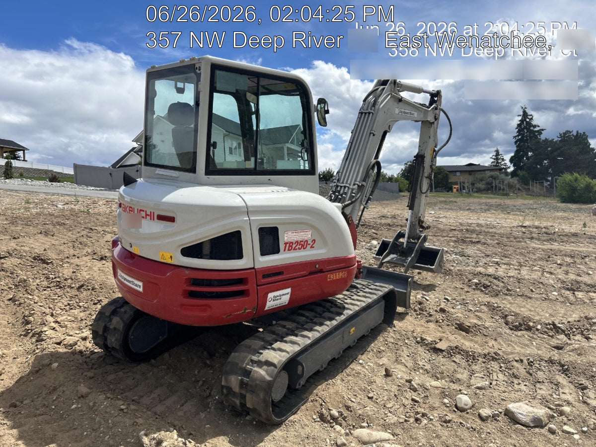 2024 TAKEUCHI TB250-2CR
