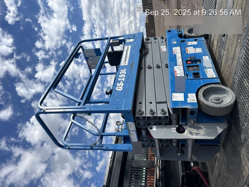 2019 Genie GS-1930 Fixed rails with chain Entry