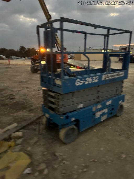 2019 Genie GS-2632 Folding rails with half height swing gate
