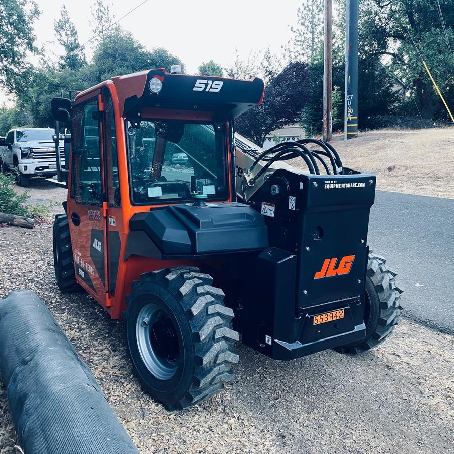 2025 JLG 519