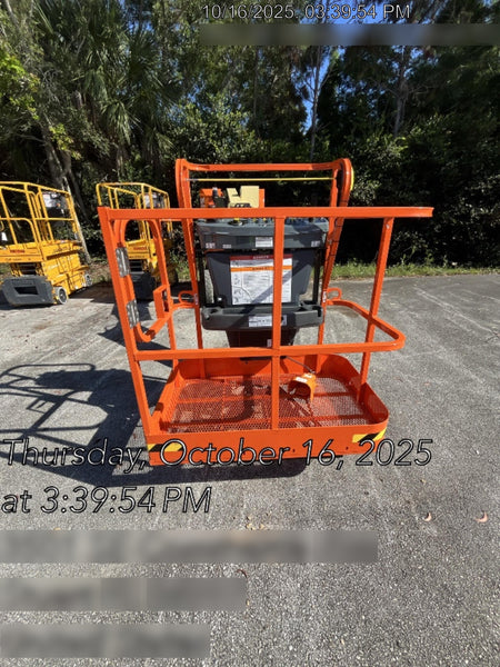 2025 JLG E300AJP