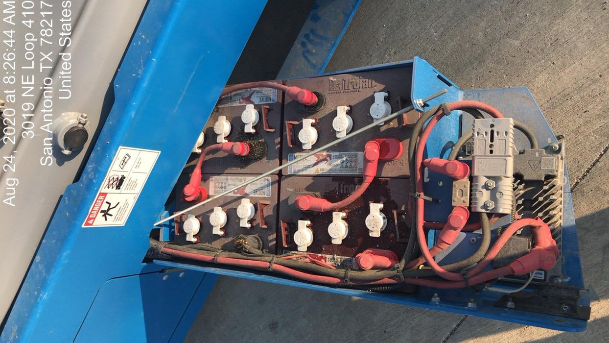 2019 Genie GS-2632 Folding rails with half height swing gate