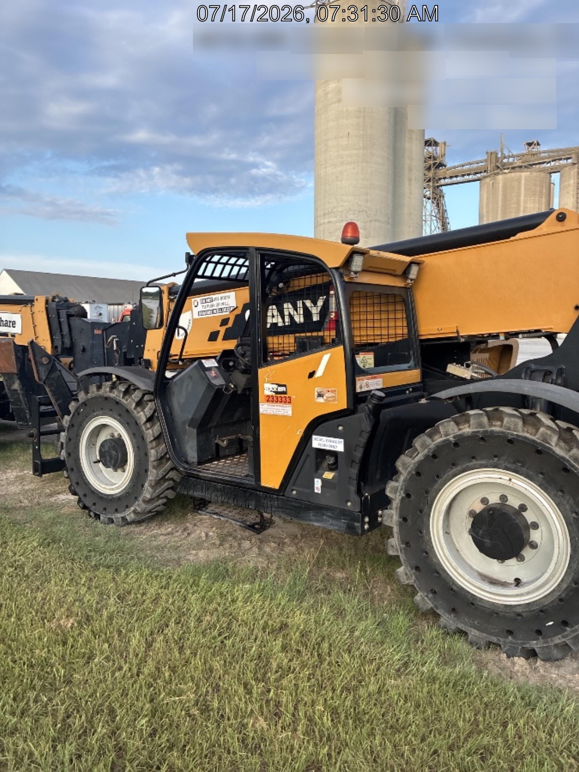 2022 SANY STH1056