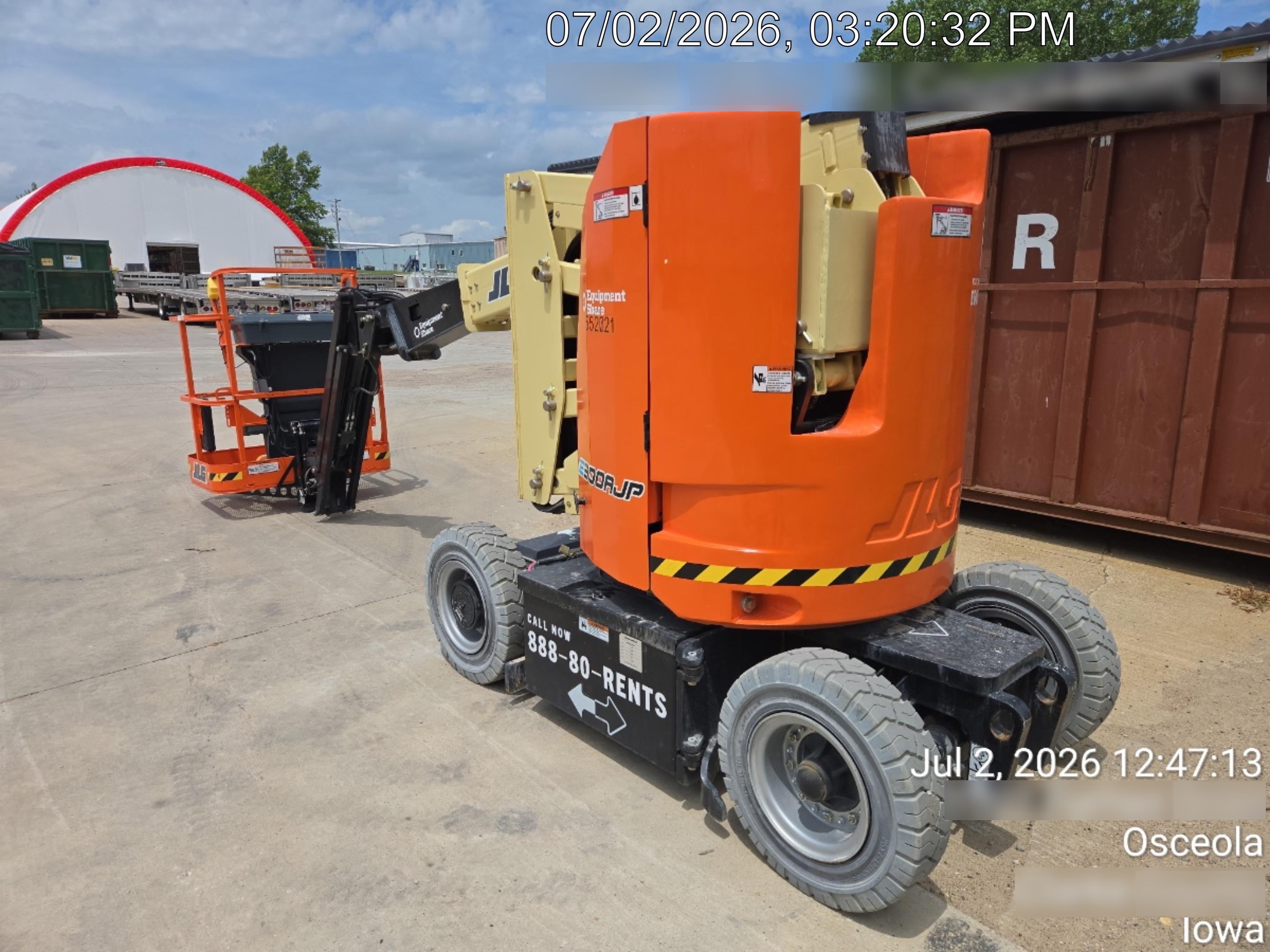 2025 JLG E300AJP