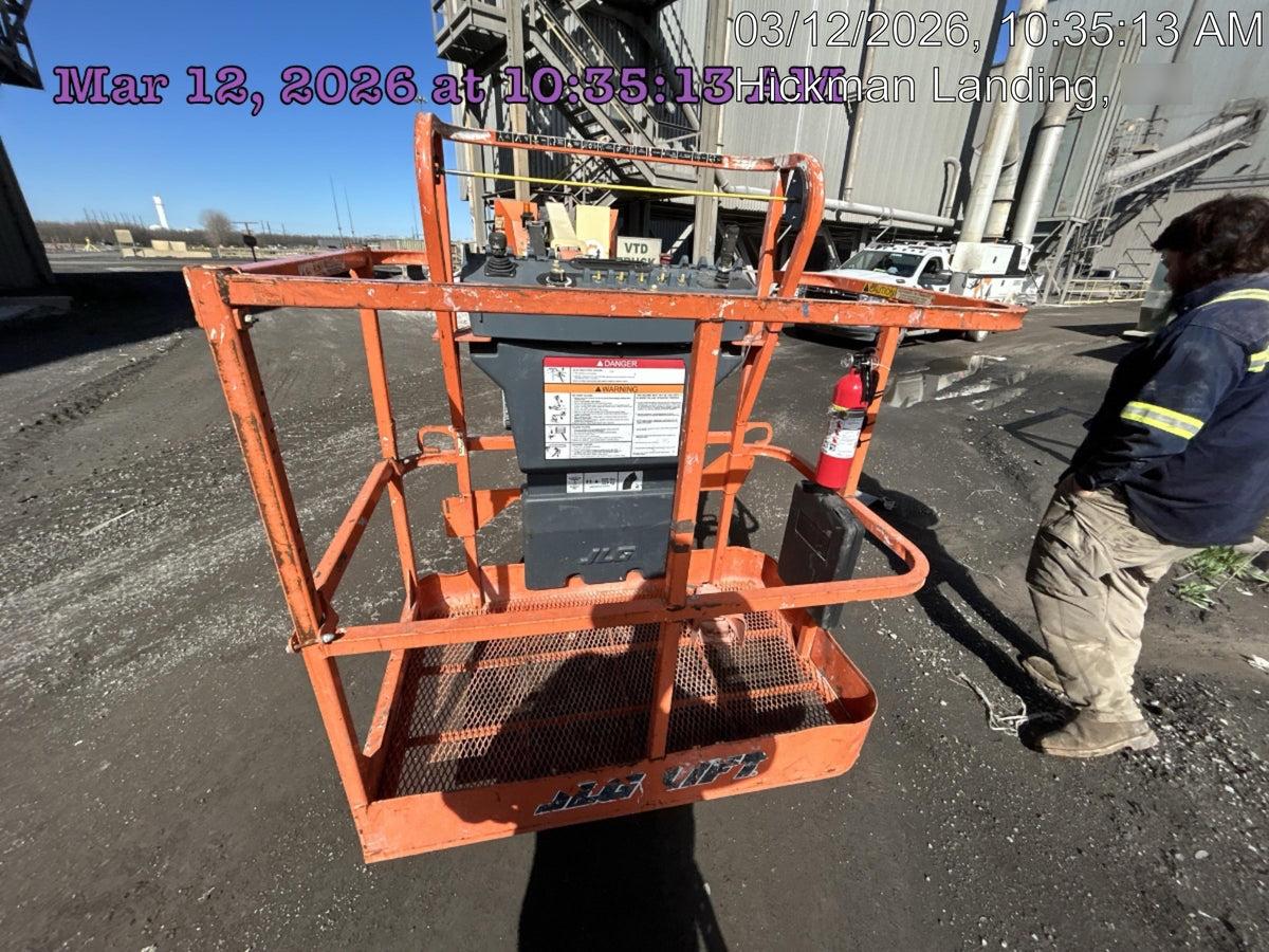 2019 JLG E300AJP