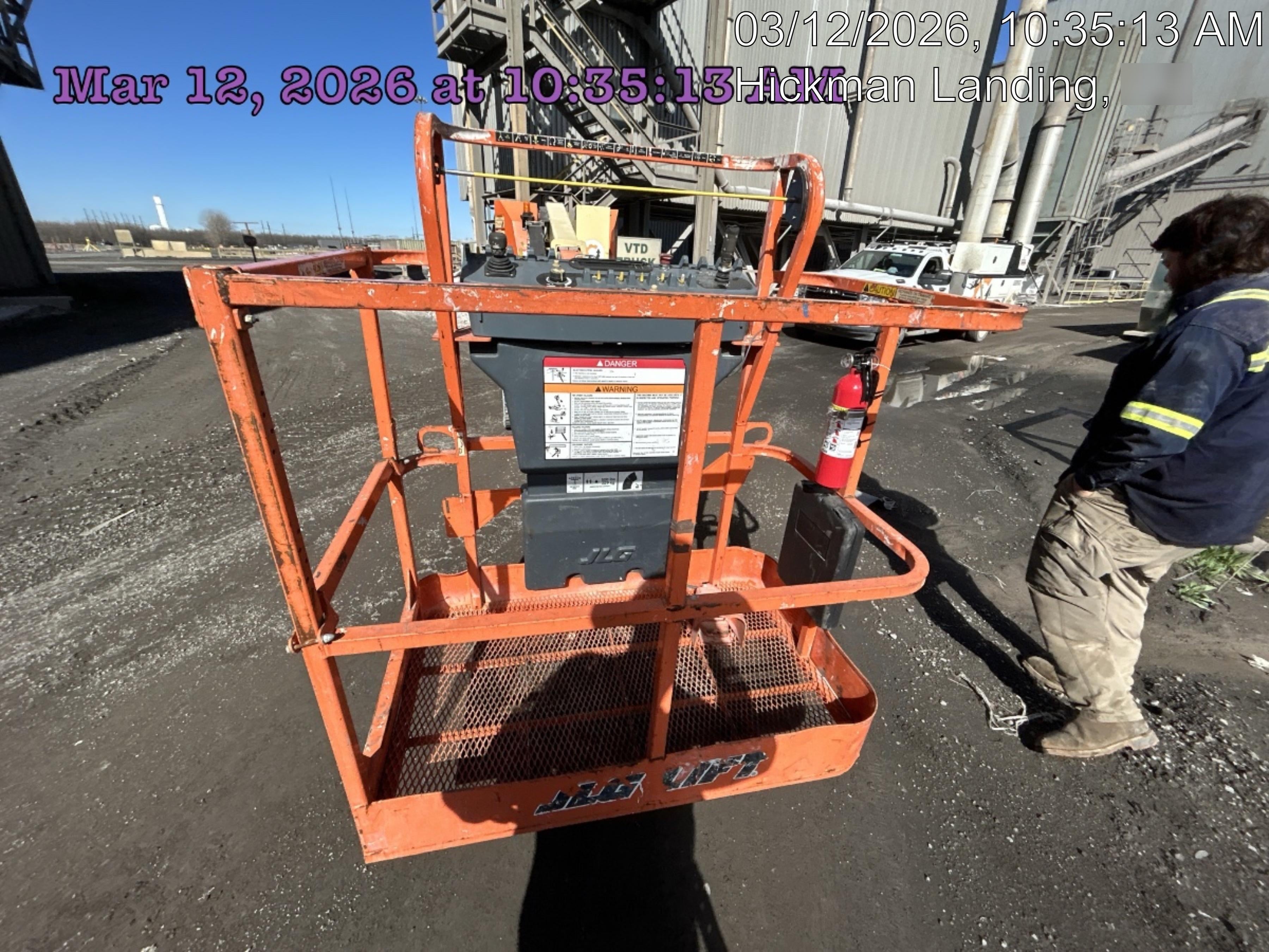 2019 JLG E300AJP