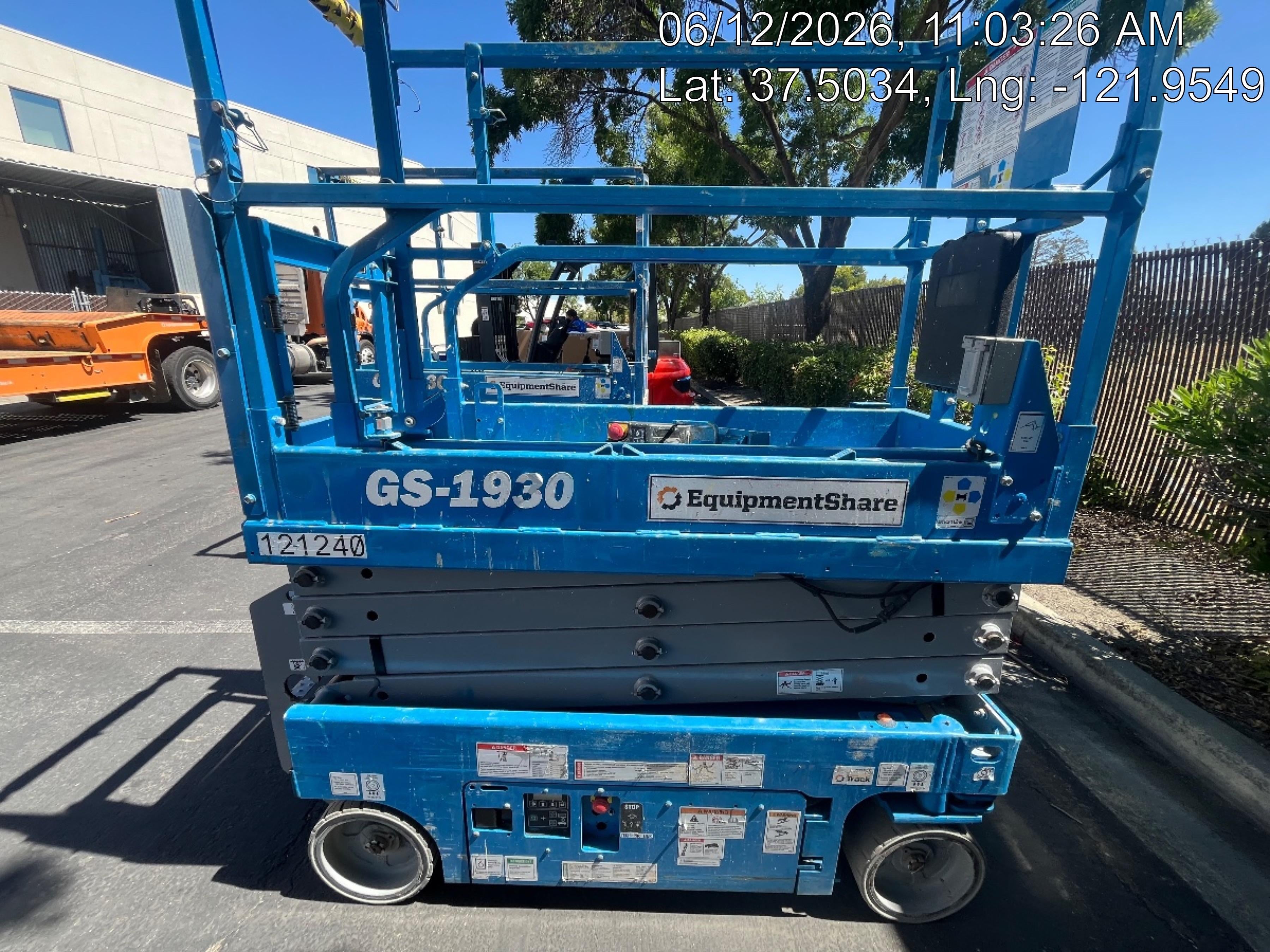 2020 Genie GS-1930 Solid Non Marking Tires, Beacon, Folding rails with half height swing gate, Telematics