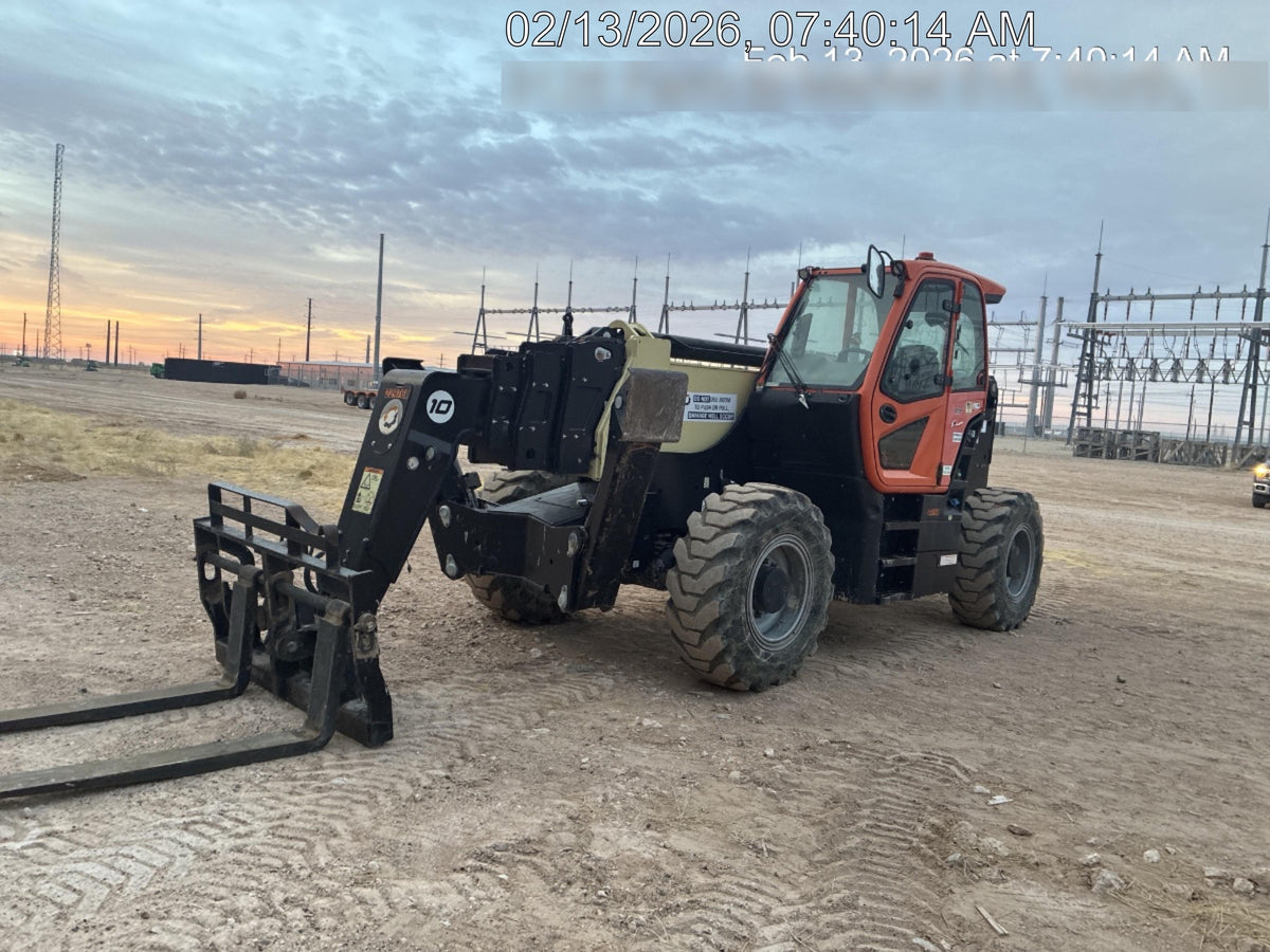 2022 JLG 1075